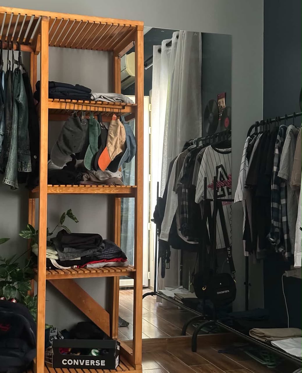 Elegant and Modern Wooden Wardrobe - خشب طبيعي - أنتيكا للأثاث – 5